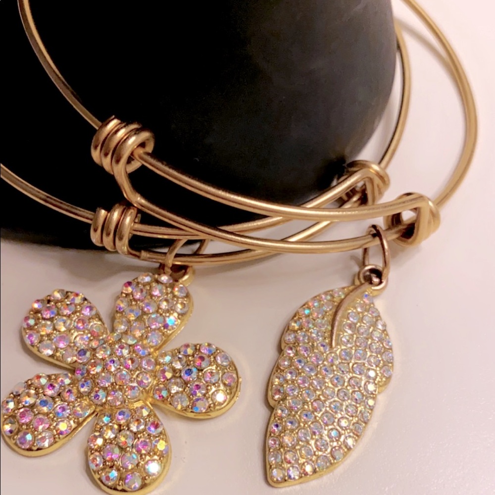 Gold Expandable Bracelet with Charms
